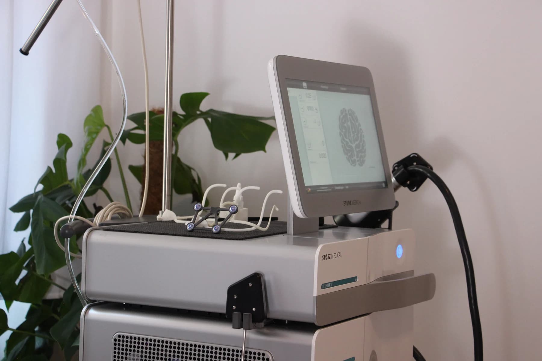NEUROLITH-System im Behandlungsraum unserer Praxis